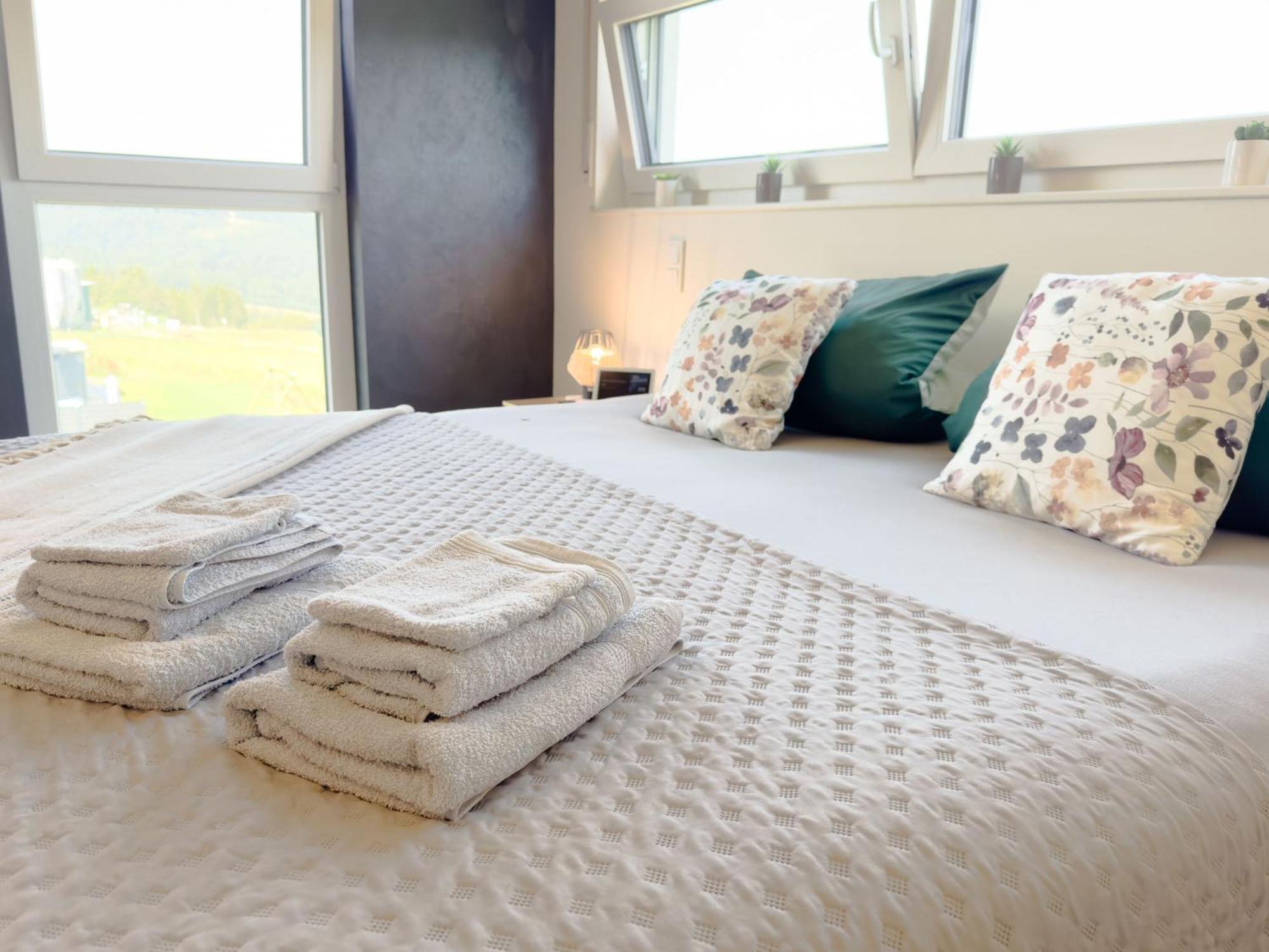 Serenity Vista Retreat Bnb Bescheid エクステリア 写真