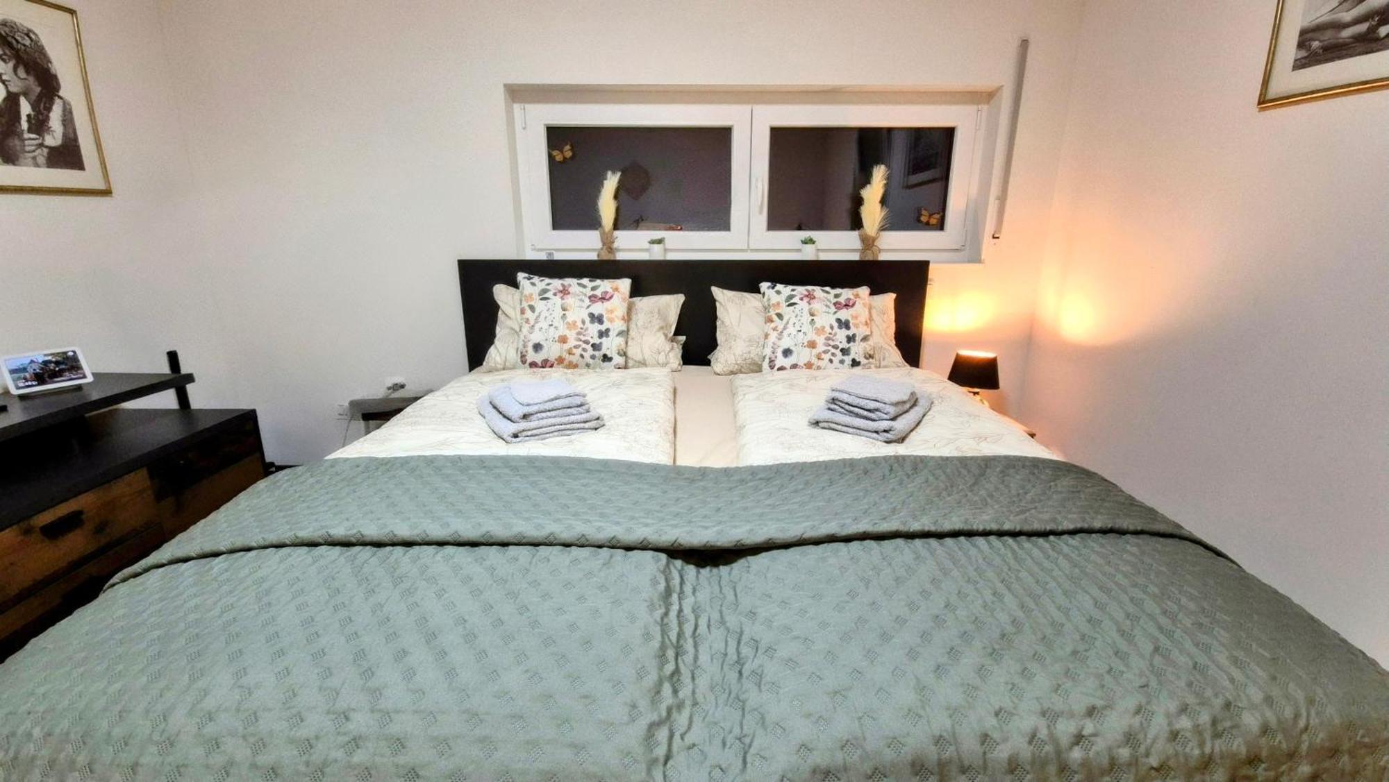 Serenity Vista Retreat Bnb Bescheid エクステリア 写真